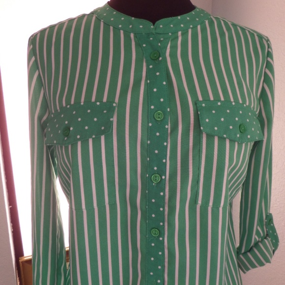 🌵 Notations Size S Long Sleeves Green BLOUSE 🌵 - Picture 5 of 6